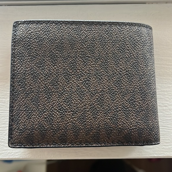 Michael Kors “Cooper” Wallet NEW WITH TAG / Never Worn / Never Used / NWT. - Picture 4 of 5